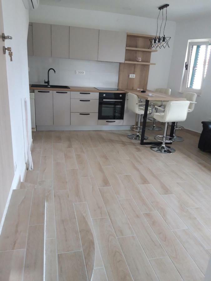 Apartments Lorio Водице Екстериор снимка