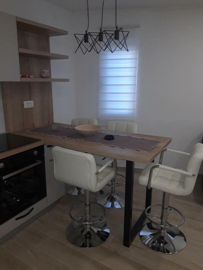 Apartments Lorio Водице Екстериор снимка